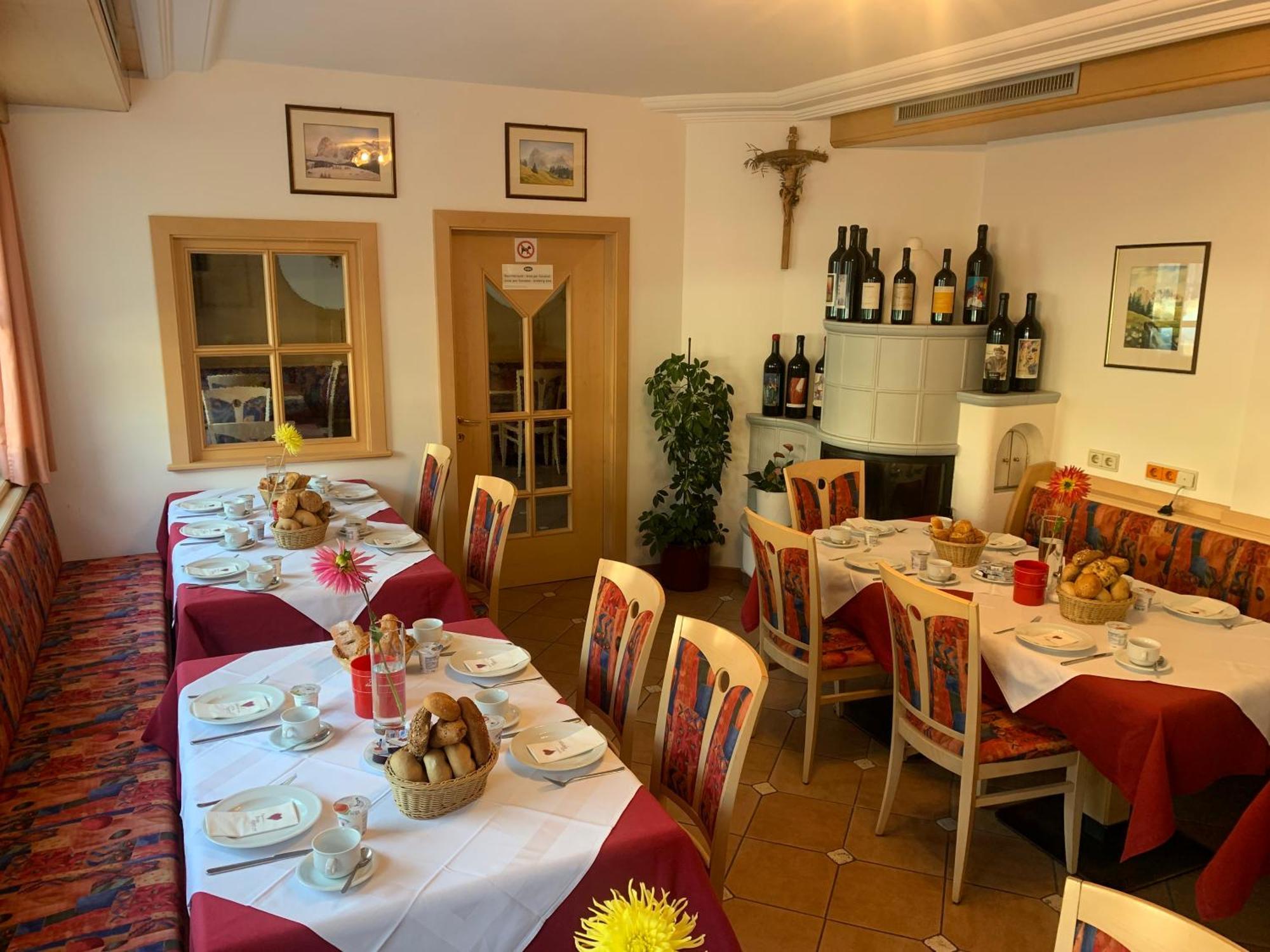 Appartmenthotel Residence Elvis Ortisei Kültér fotó
