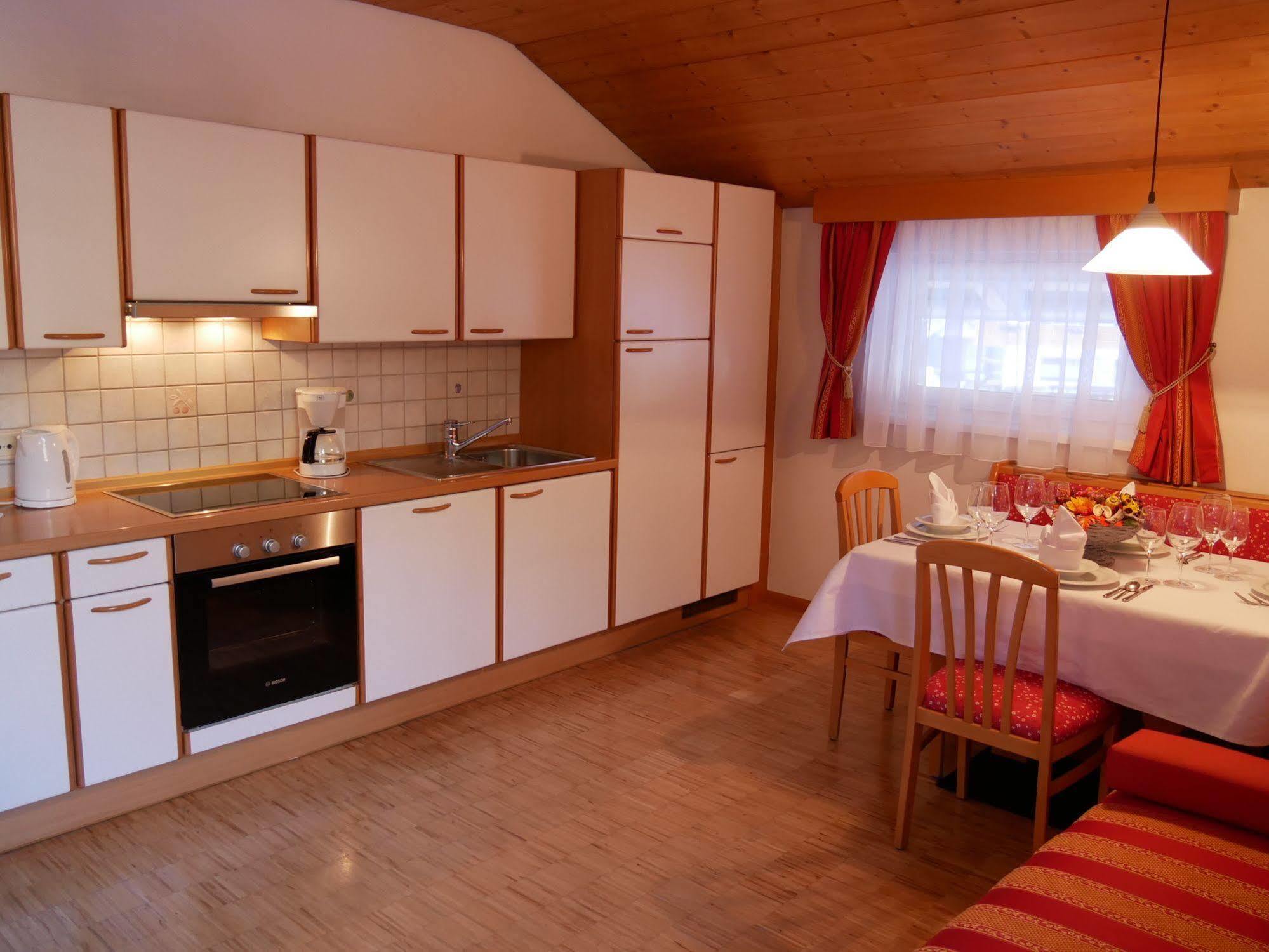 Appartmenthotel Residence Elvis Ortisei Kültér fotó